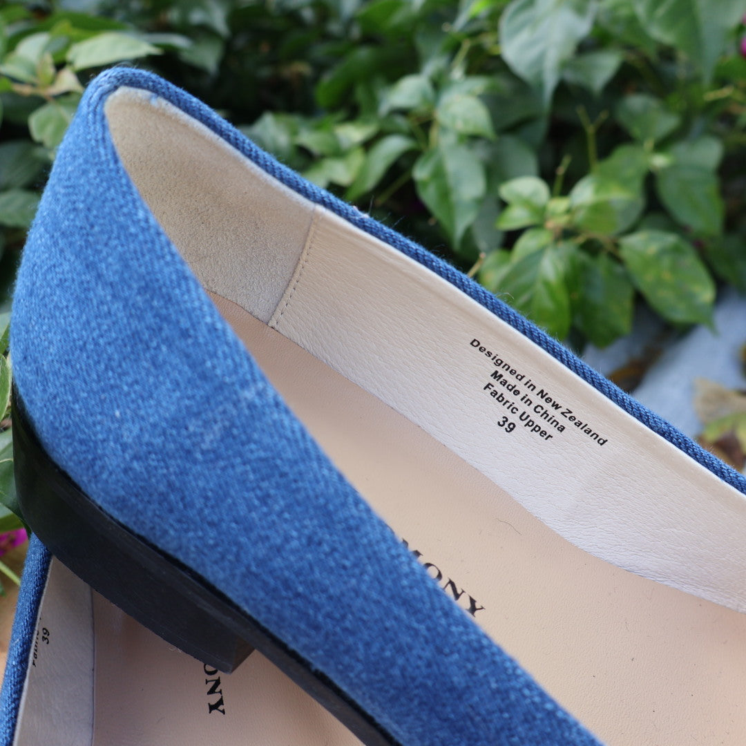 chaos & harmony Thea flat denim