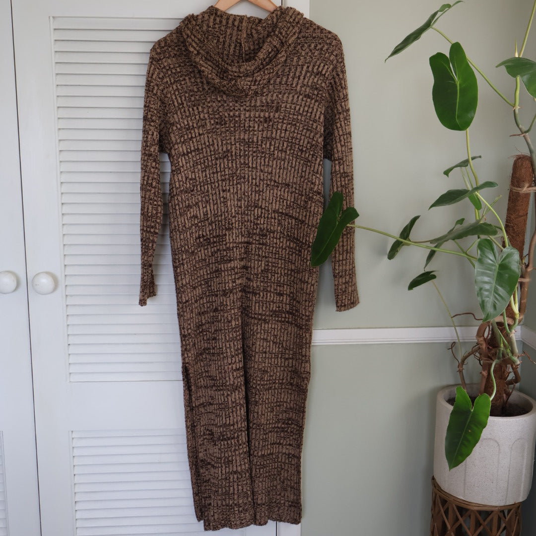 Long knitted cardigan