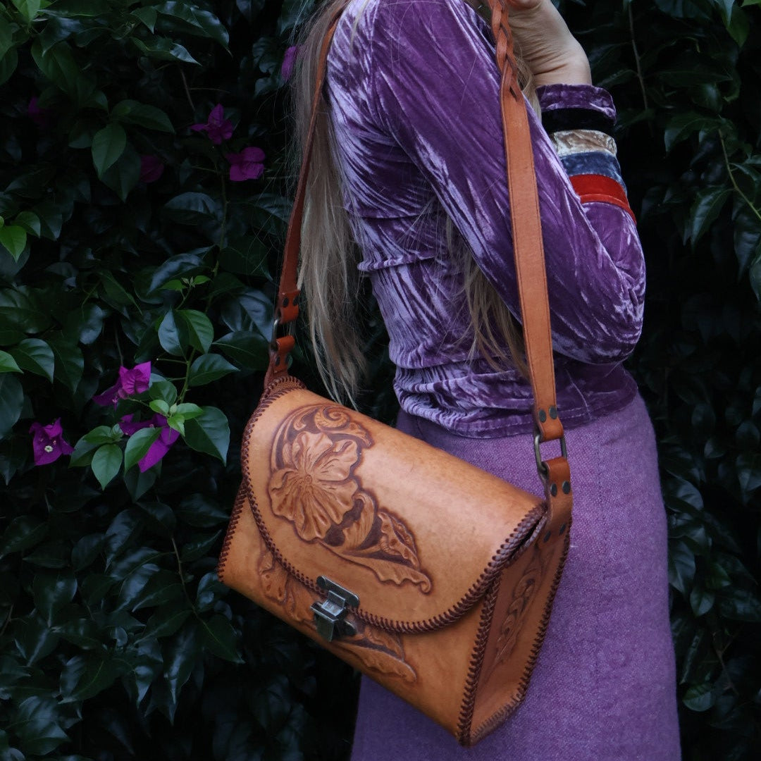 Vintage leather bag